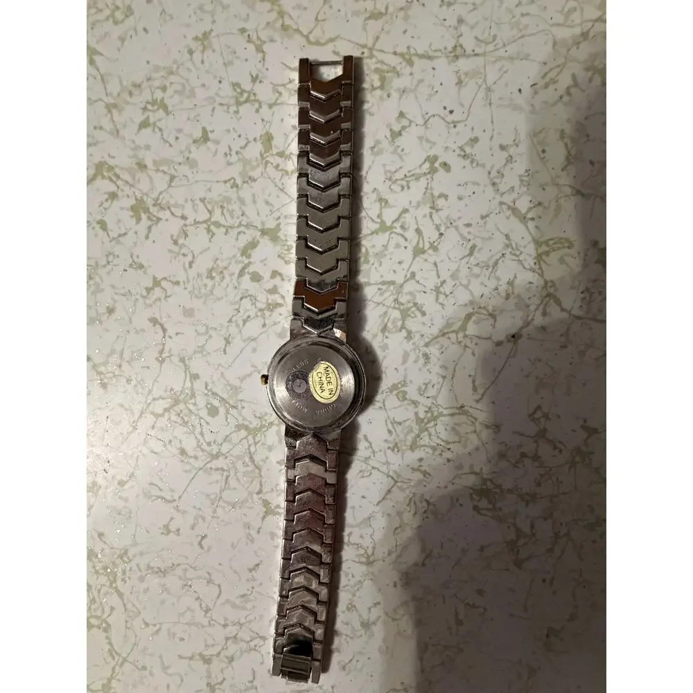 Geneva Quartz Women’s Silver Tone Stretch Band Watch Black Dial Needs Battery